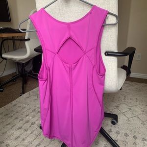 Lululemon FUCHSIA tank